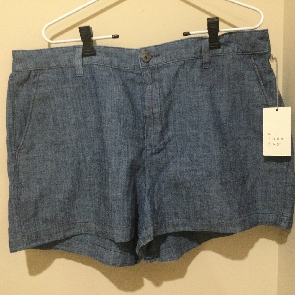 Faded Wash Chino Shorts   Size 16 3” inseam